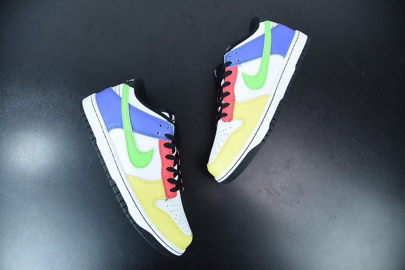 NIKE SB DUNK LOW GREEN STRIKE DD1503-106