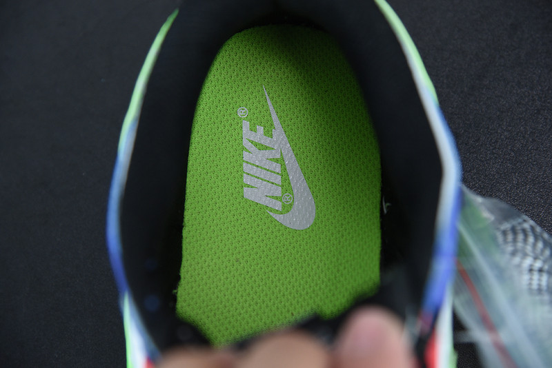 NIKE SB DUNK LOW GREEN STRIKE DD1503-106