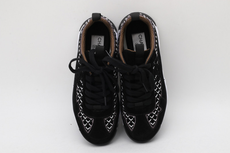 Ch**el sneaker