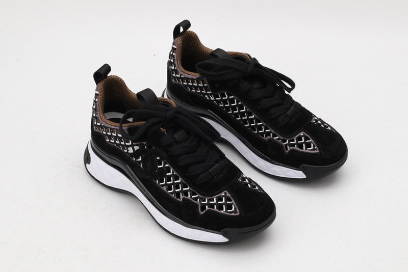 Ch**el sneaker