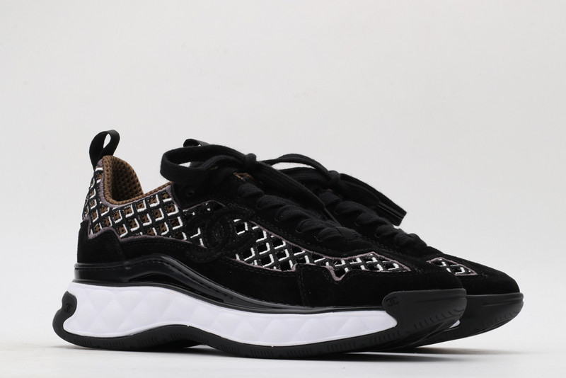 Ch**el sneaker