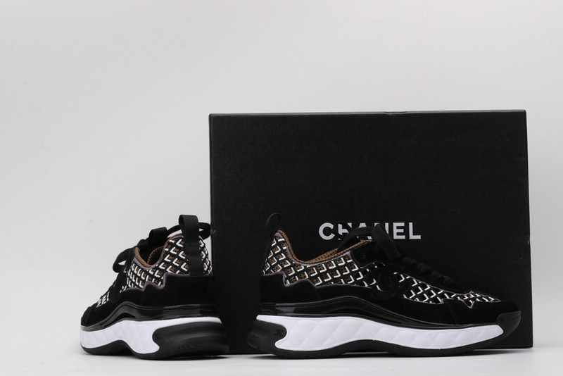 Ch**el sneaker