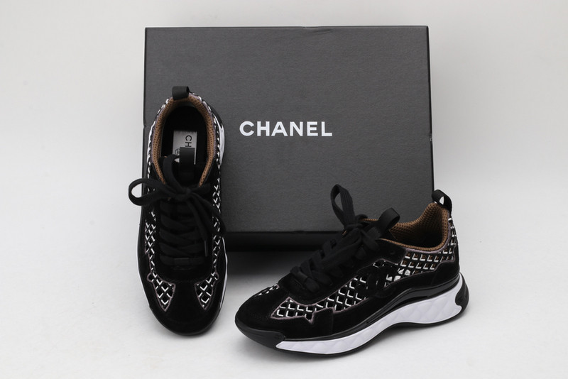 Ch**el sneaker