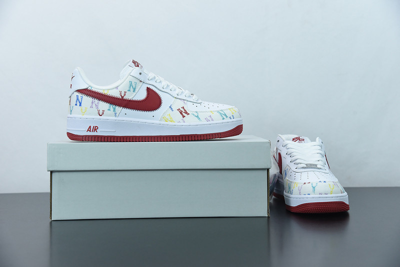 NIKE AIR FORCE 1 