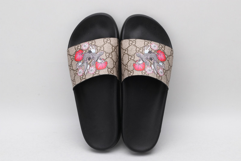 G*u*i sandals