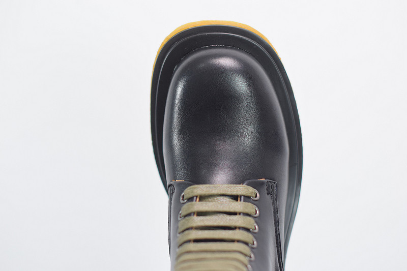 b0tte*a Ven*ta sneaker