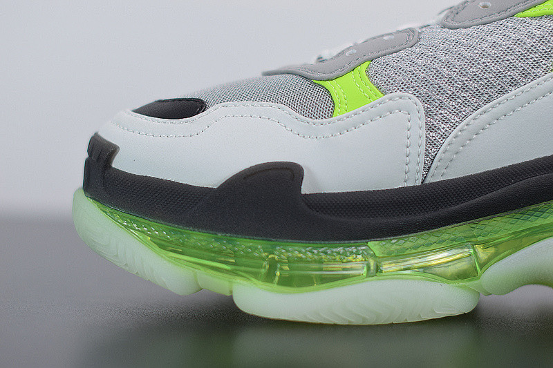 BC TRIPLE S TRAINER 541624 W2FR1 8297