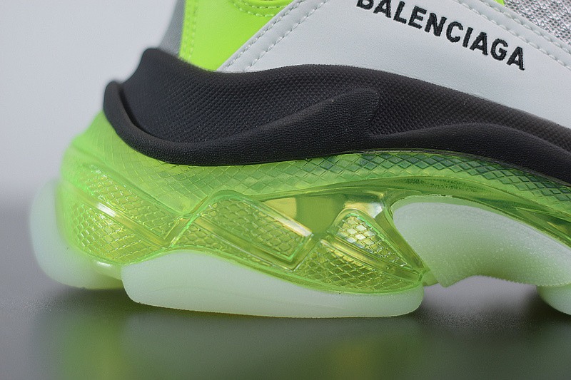 BC TRIPLE S TRAINER 541624 W2FR1 8297