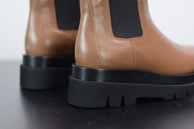 b0tte*a Ven*ta sneaker