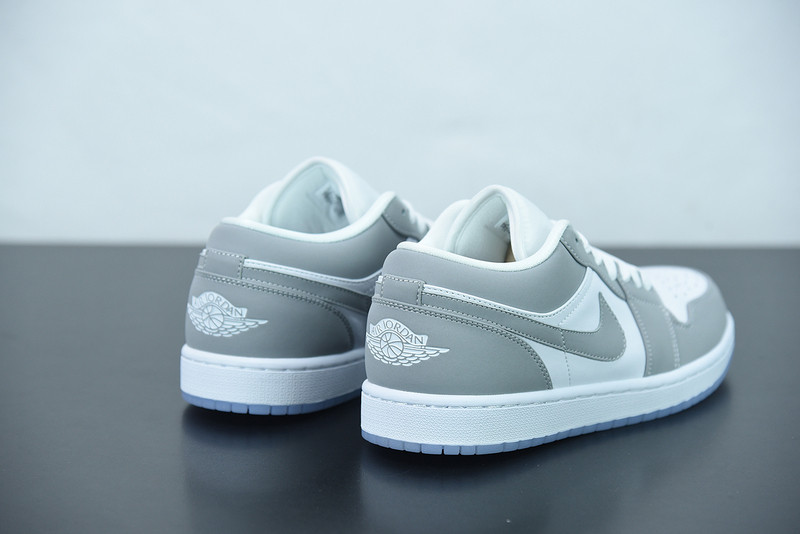 AIR JORDAN 1 LOW 