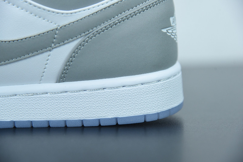 AIR JORDAN 1 LOW 