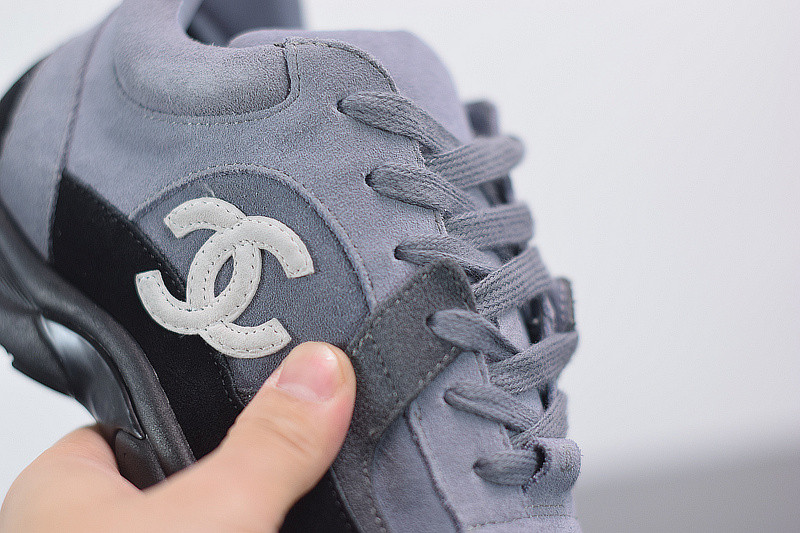 Ch**el sneaker