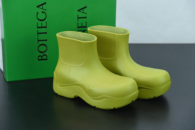 b0tte*a Ven*ta sneaker
