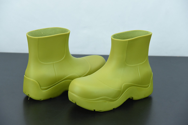 b0tte*a Ven*ta sneaker
