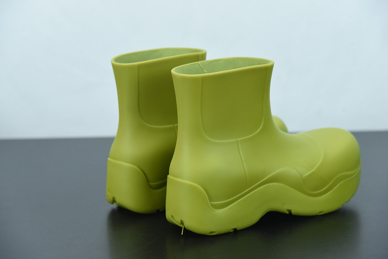 b0tte*a Ven*ta sneaker