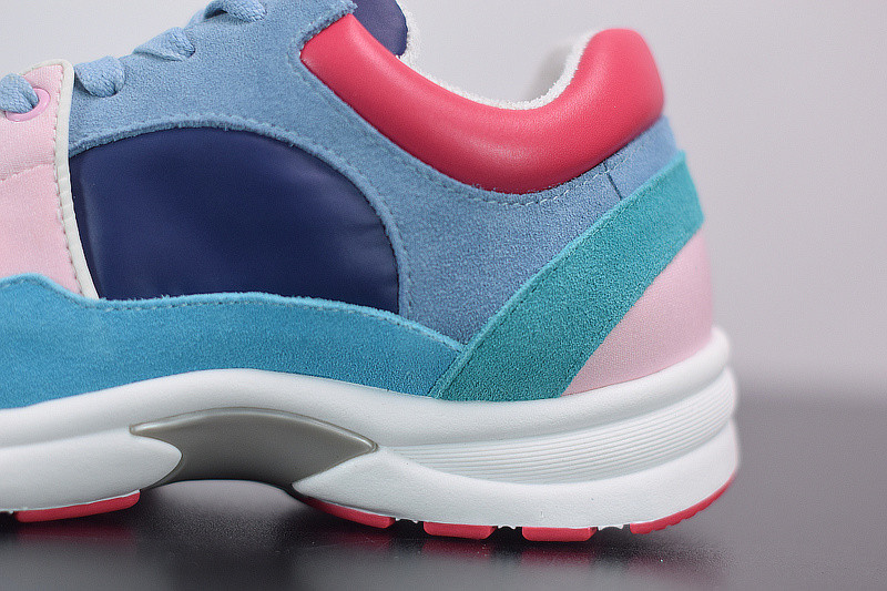 Ch**el sneaker
