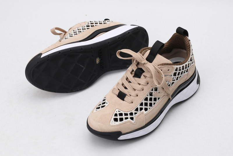 Ch**el sneaker