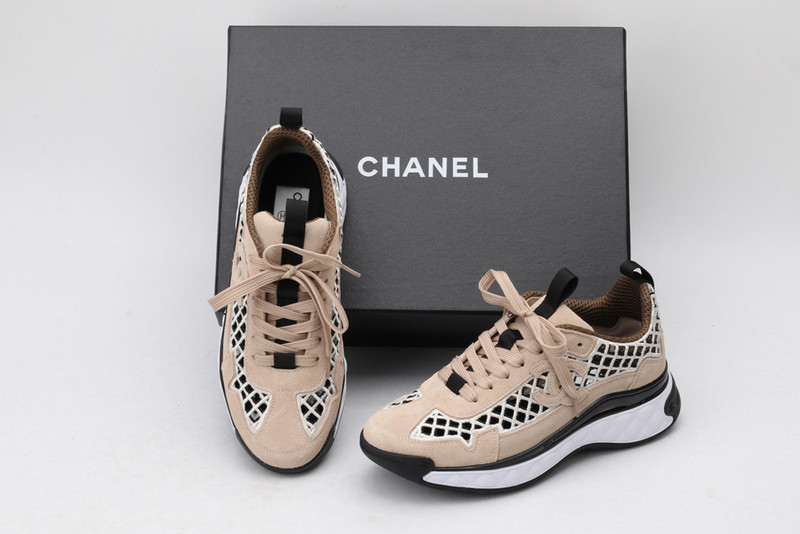 Ch**el sneaker