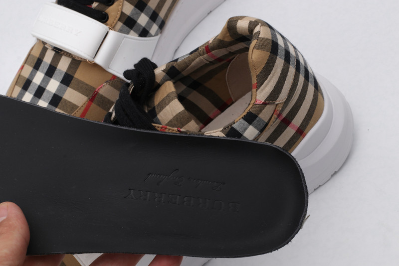 Bv*b*rry sneaker