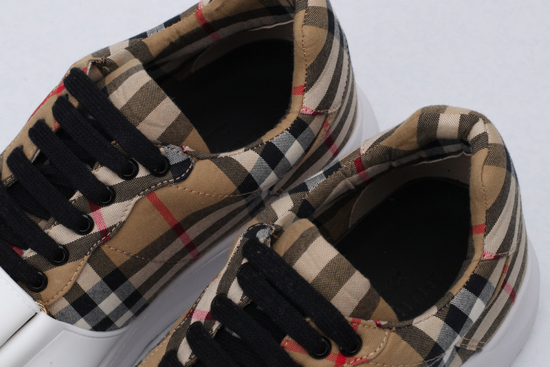 Bv*b*rry sneaker