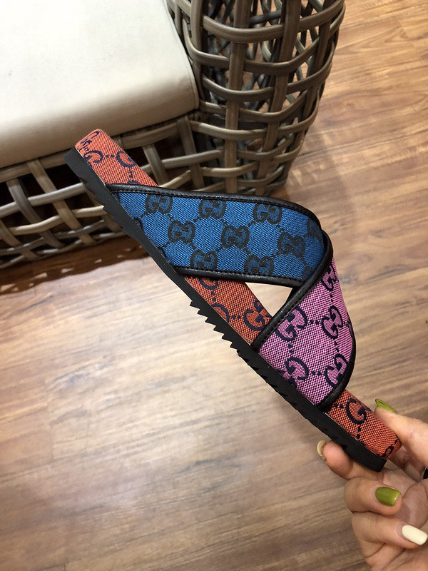 G*u*i sandals