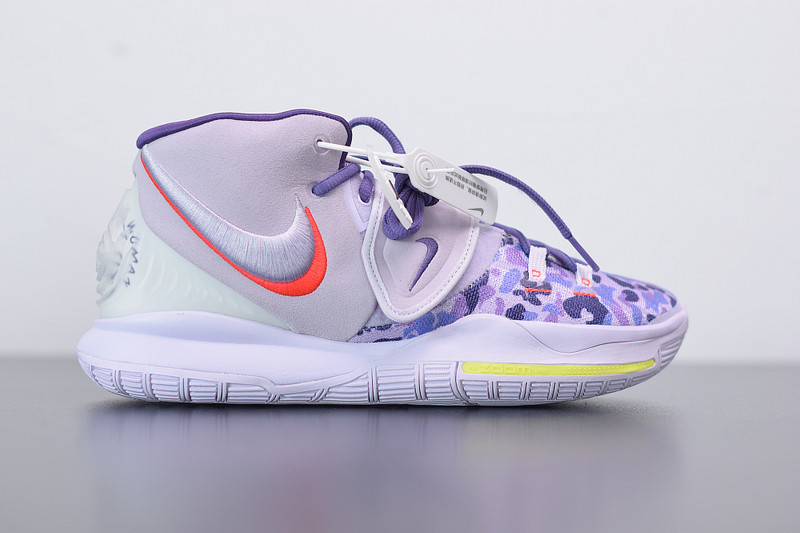 NIKE KYRIE 