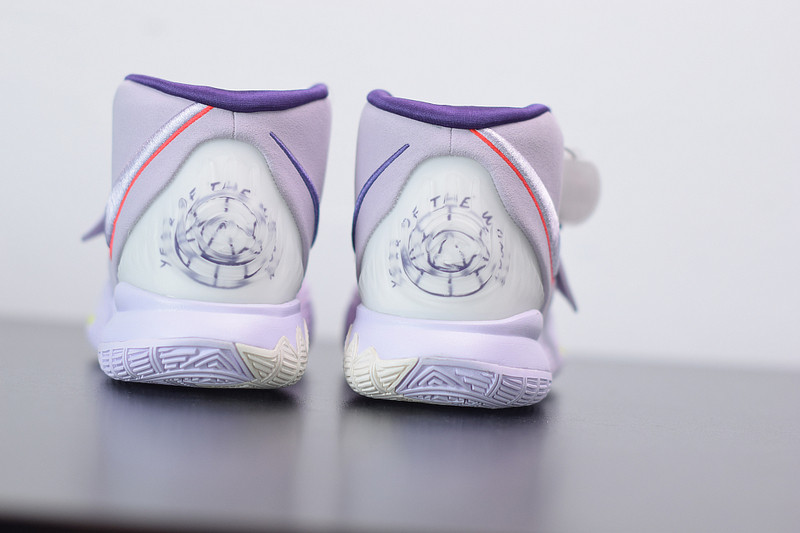 NIKE KYRIE 