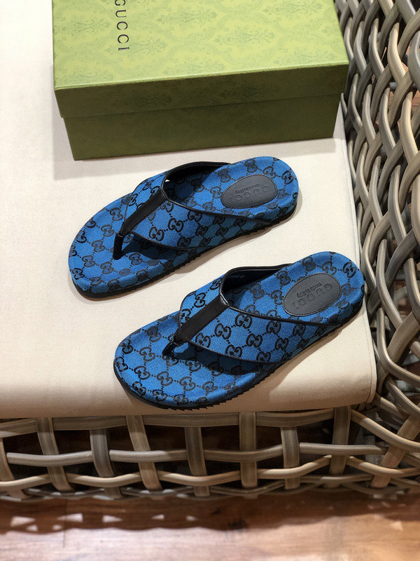 G*u*i sandals