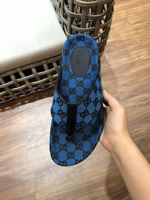 G*u*i sandals