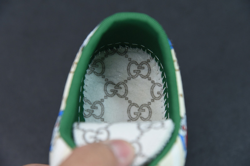 G*u*i sneaker