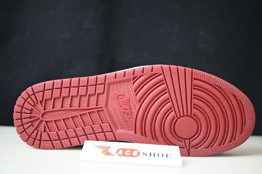 AIR JORDAN 1 RETRO HIGH BAN “BANNED” 432001-001