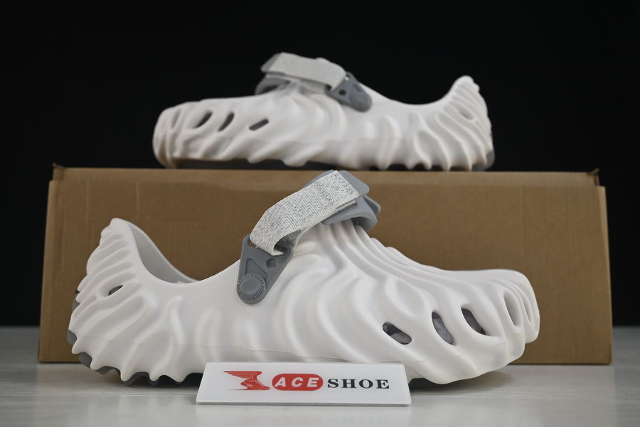 Cr0c5 pollex clog by salehe bembury spackle almost white