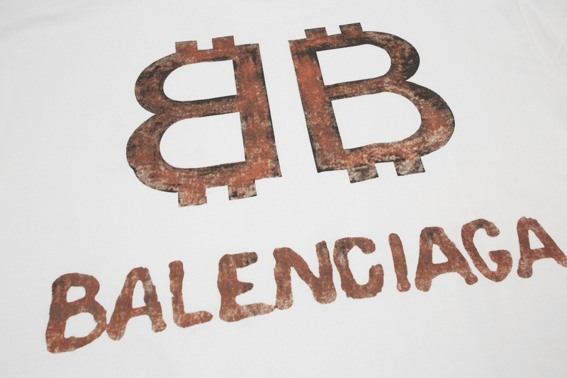 Ba1en*iaga clothes