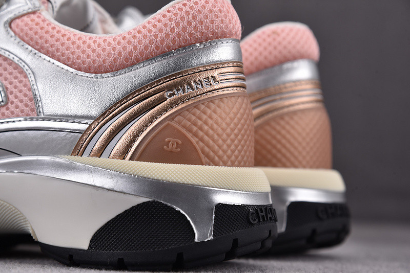 Ch**el sneaker