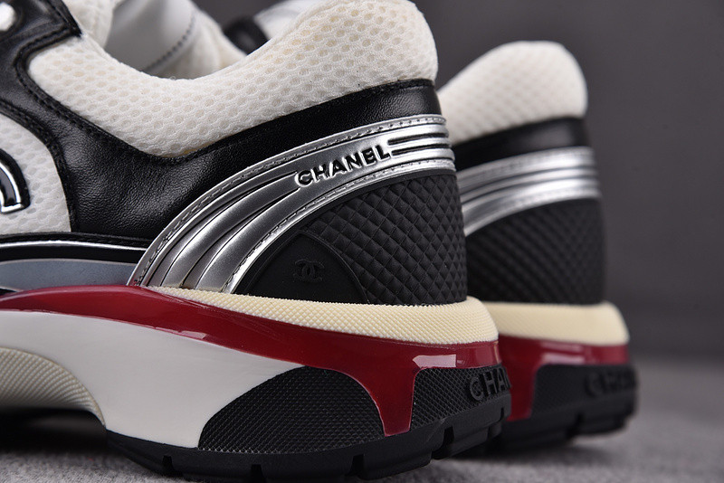 Ch**el sneaker
