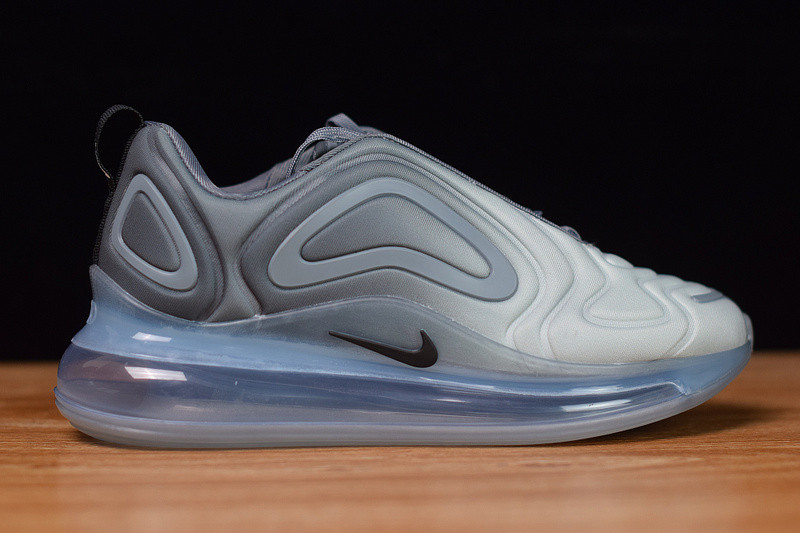 NIKE AIR MAX 720