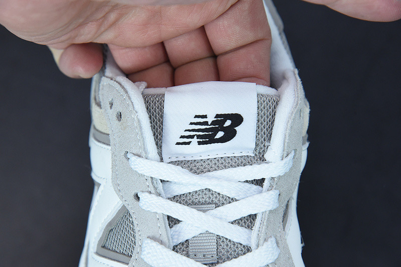 new Ba1an*e sneaker mr993 bk