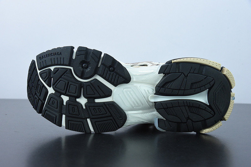 Ba*len*cia*ga runner sneaker