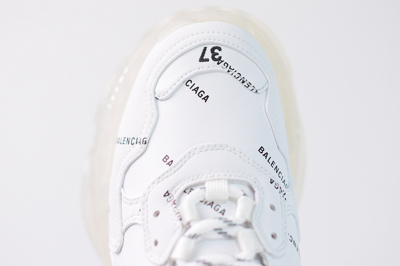 BC TRIPLE S TRAINER  524039 W09E1 2021