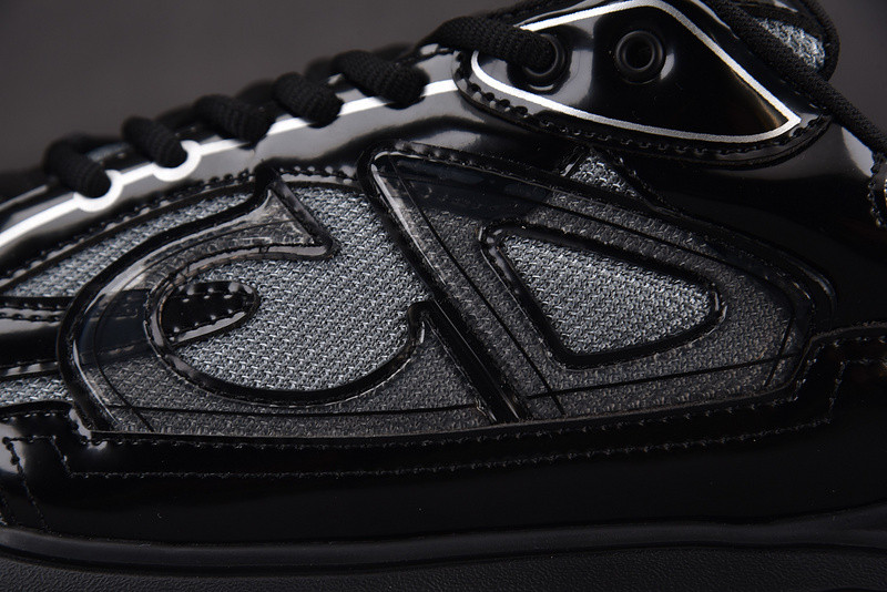 DIO* SNEAKER