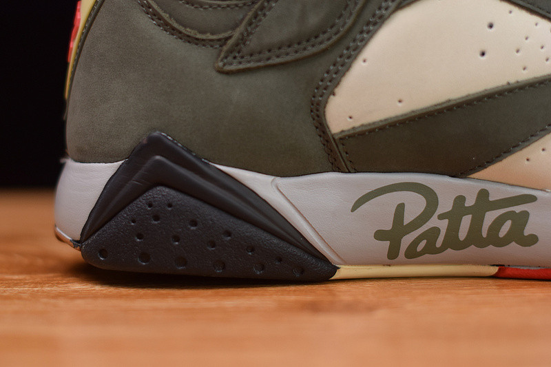 PATTA X AIR JORDAN 7 RETRO OG SP  “ICICLE” AT3375-100