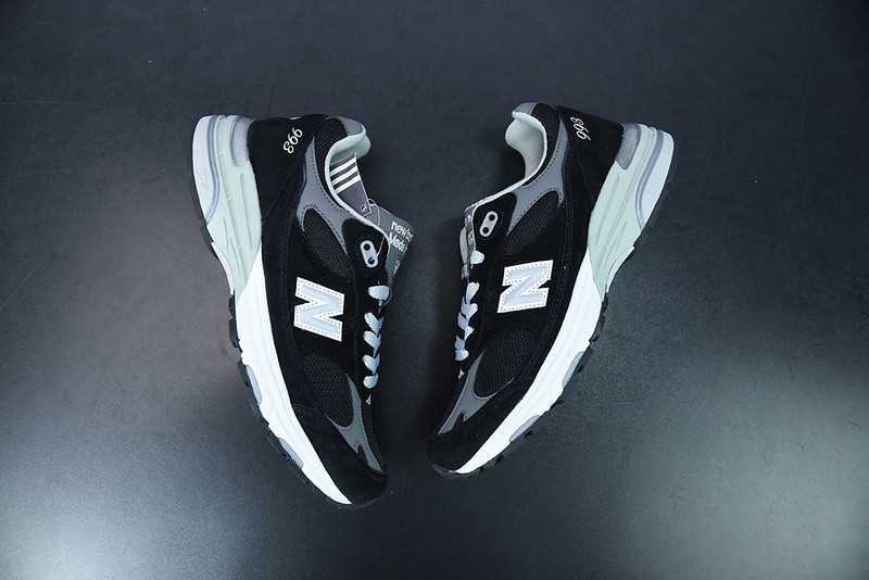 new Ba1an*e sneaker x09c3