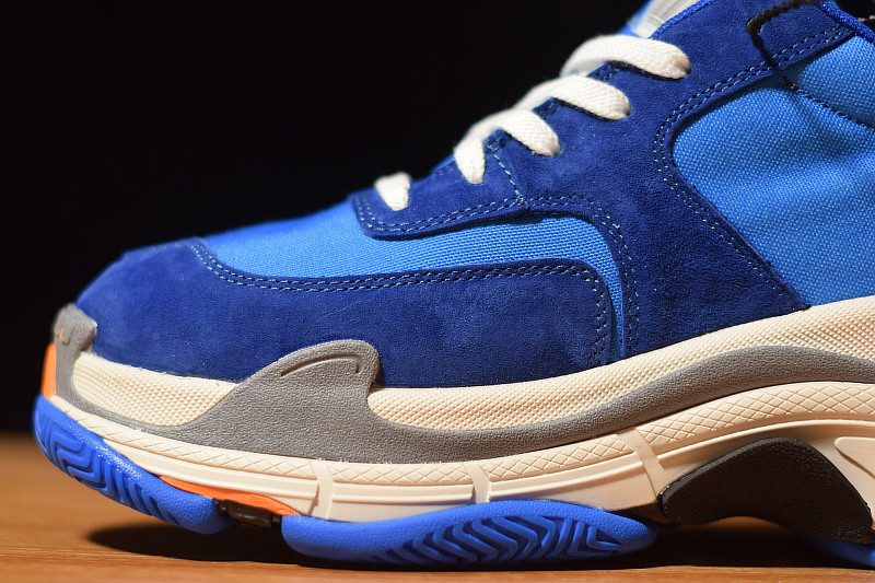 BC TRIPLE S TRAINER ROYALMONTH 483565 W06E1 1022