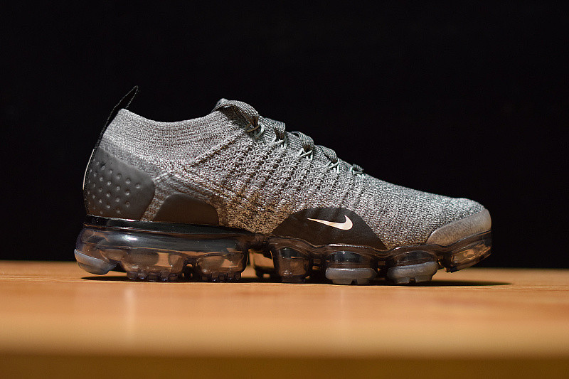 NIKE AIR VAPORMAX FLYKNIT 2