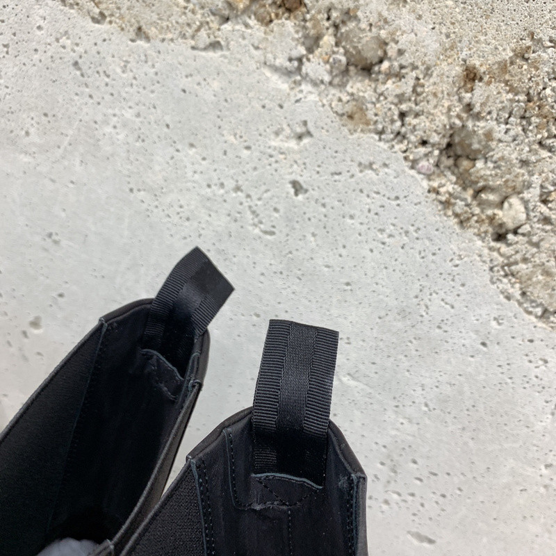 G1uenchy boots