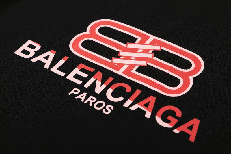 Ba1en*iaga clothes