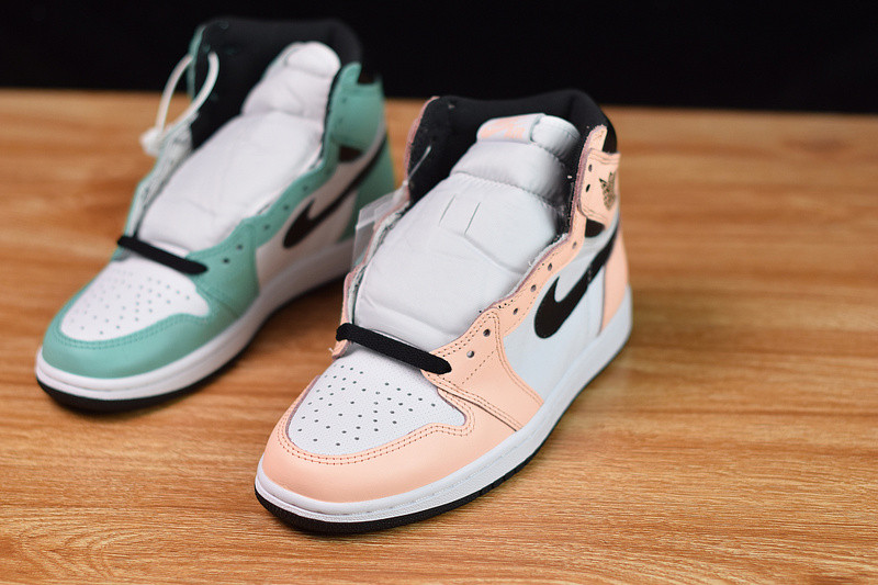 AIR JORDAN 1 RETRO HIGH OG 555441-889
