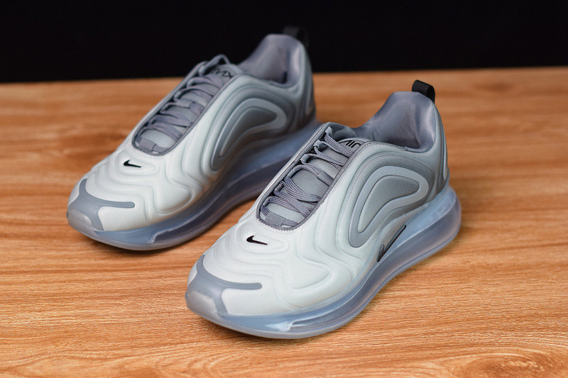 NIKE AIR MAX 720