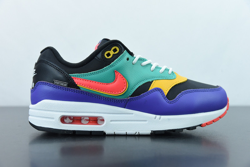 NIKE AIR MAX 1 SE 