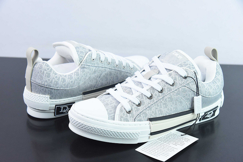DIO* X CONVERSE SNEAKER